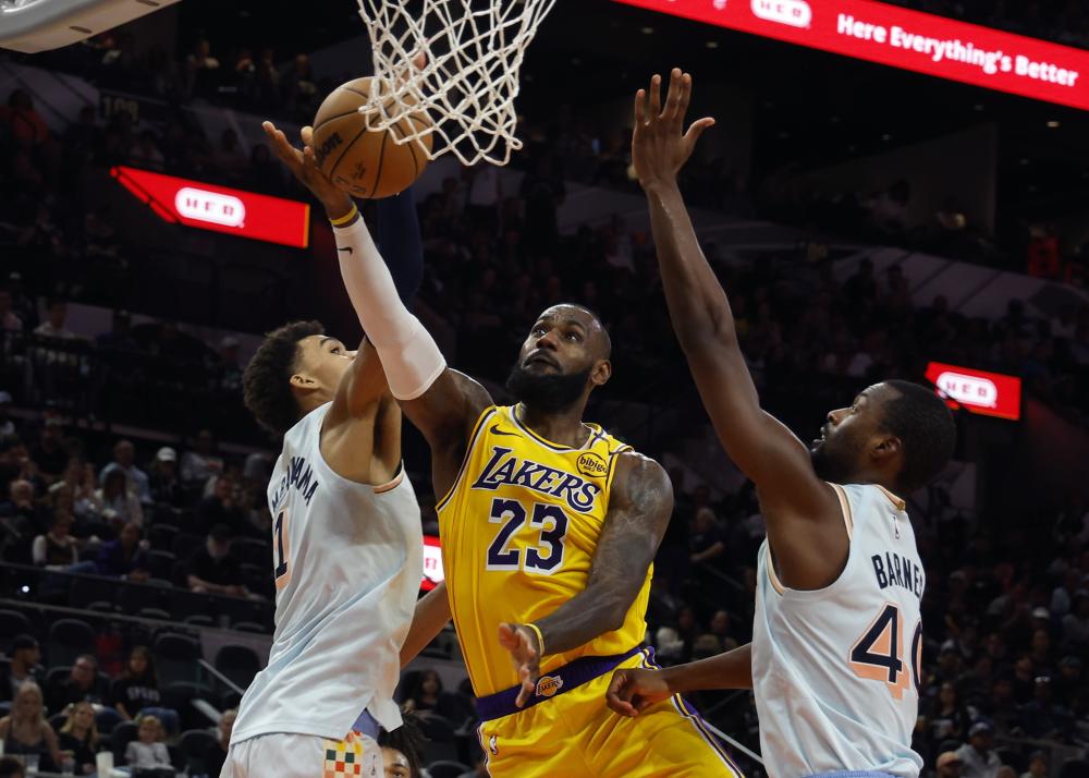 攻防两端均 攻防两端均