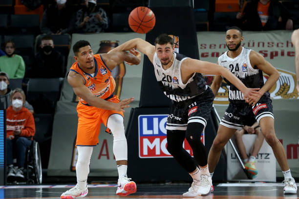 与媒体持续 与媒体持续